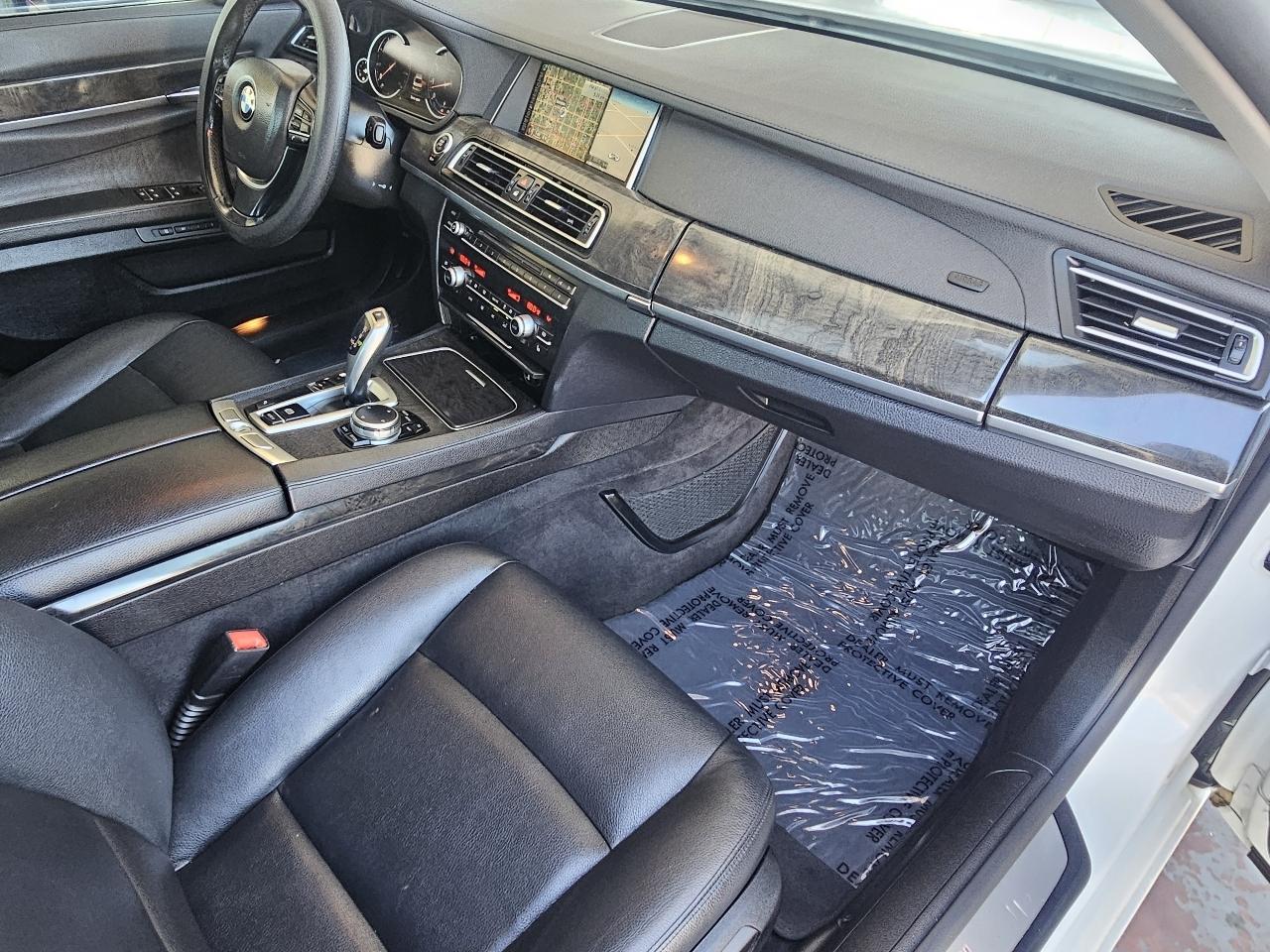 BMW 7-Series 740iL 2015