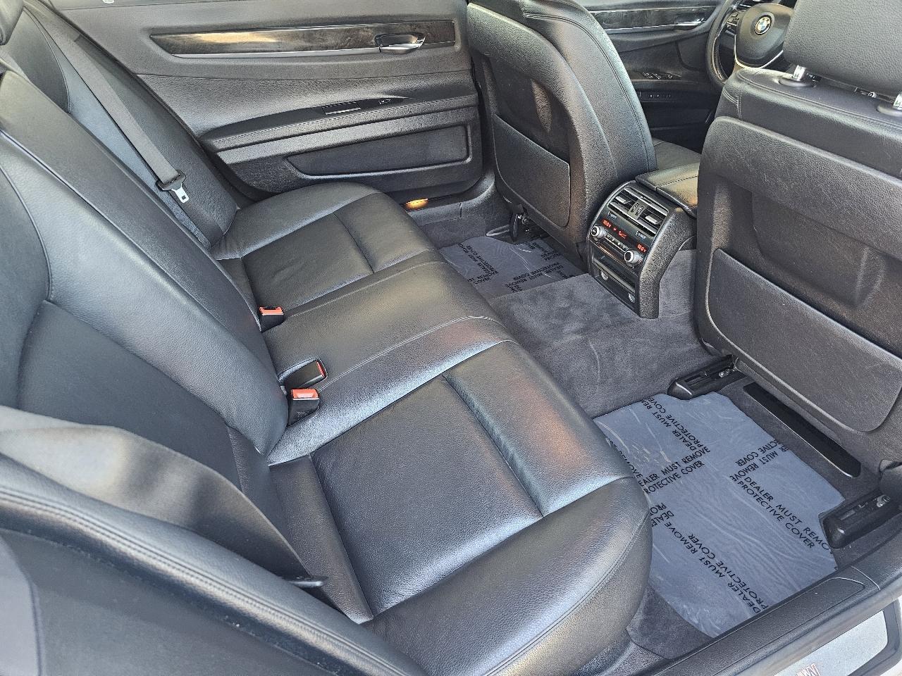BMW 7-Series 740iL 2015