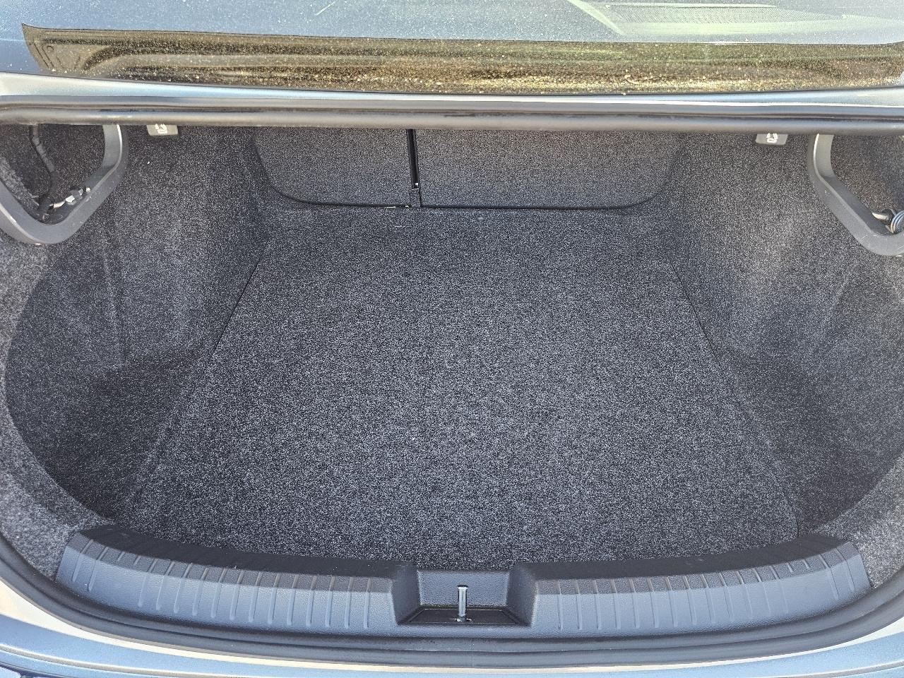 Volkswagen Jetta 1.4T S 8A 2020