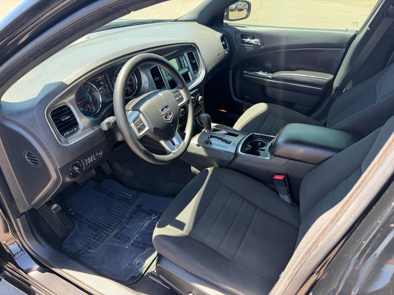Dodge Charger SE 2014