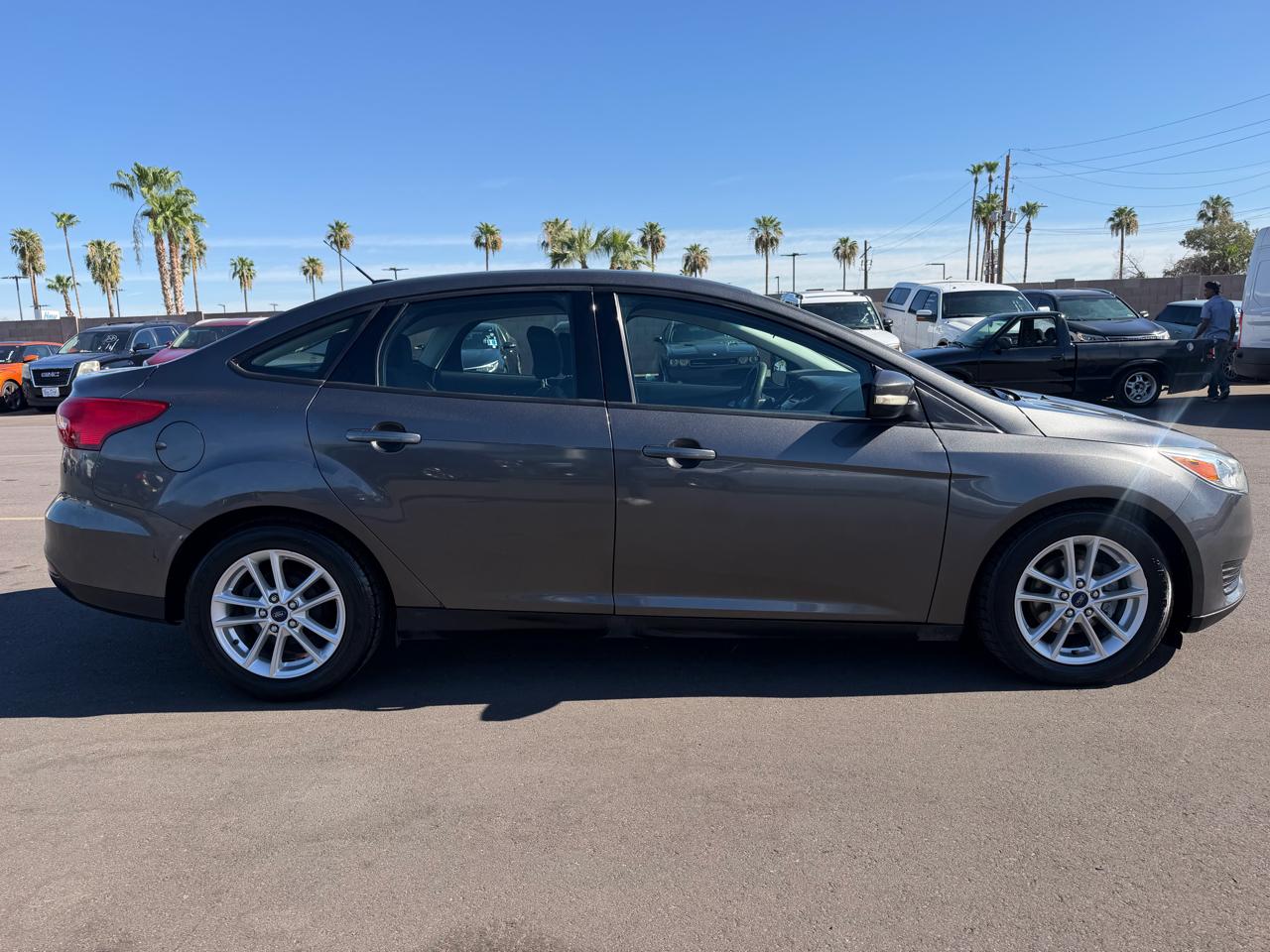 Ford Focus SE Sedan 2016