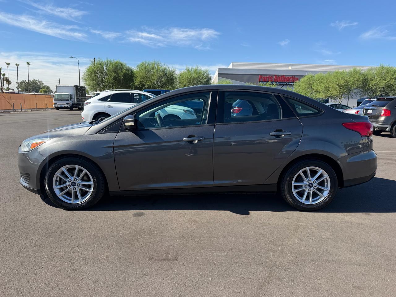 Ford Focus SE Sedan 2016