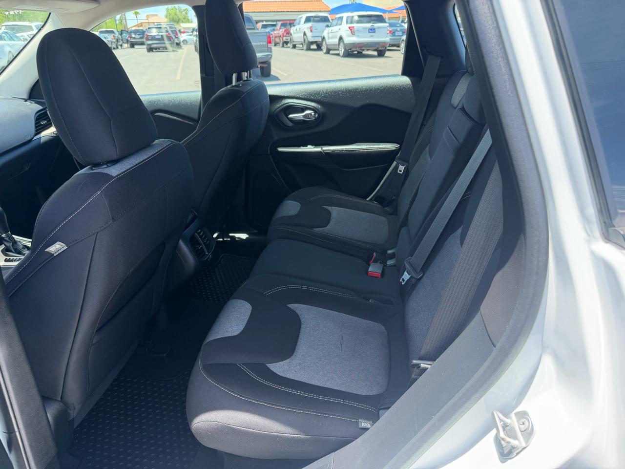 Jeep Cherokee Sport FWD 2015
