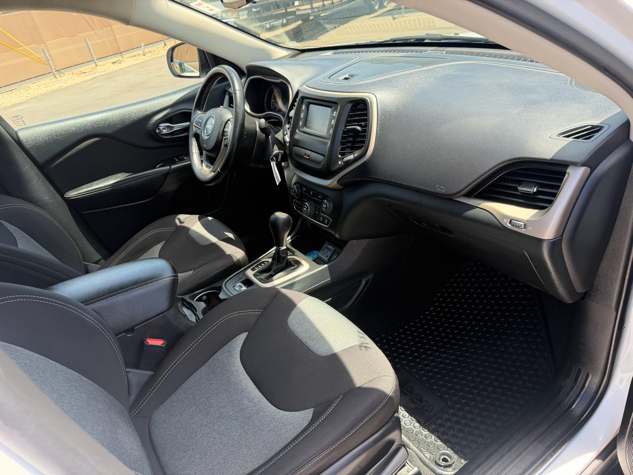 Jeep Cherokee Sport FWD 2015