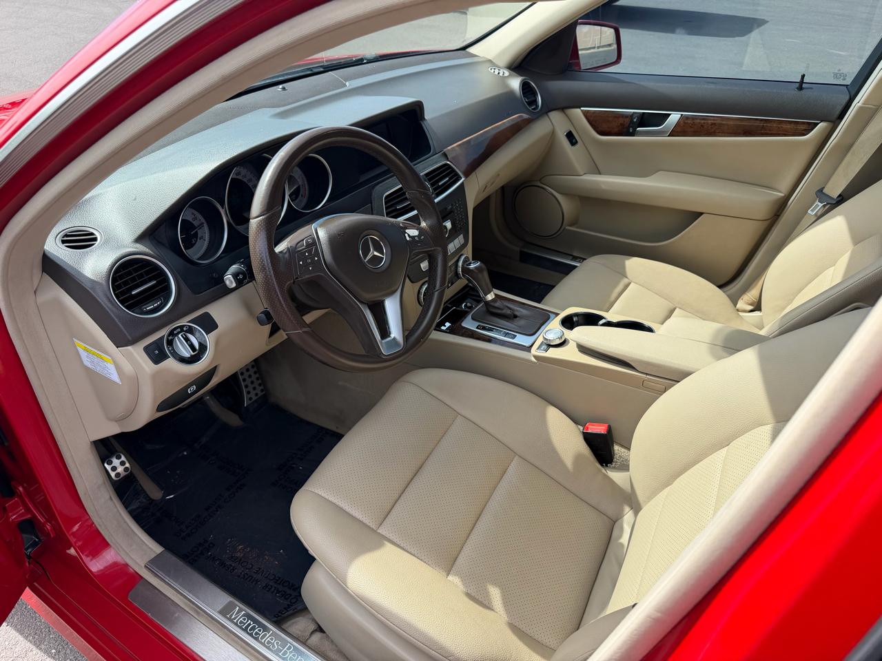 Mercedes-Benz C-Class C250 Luxury Sedan 2014