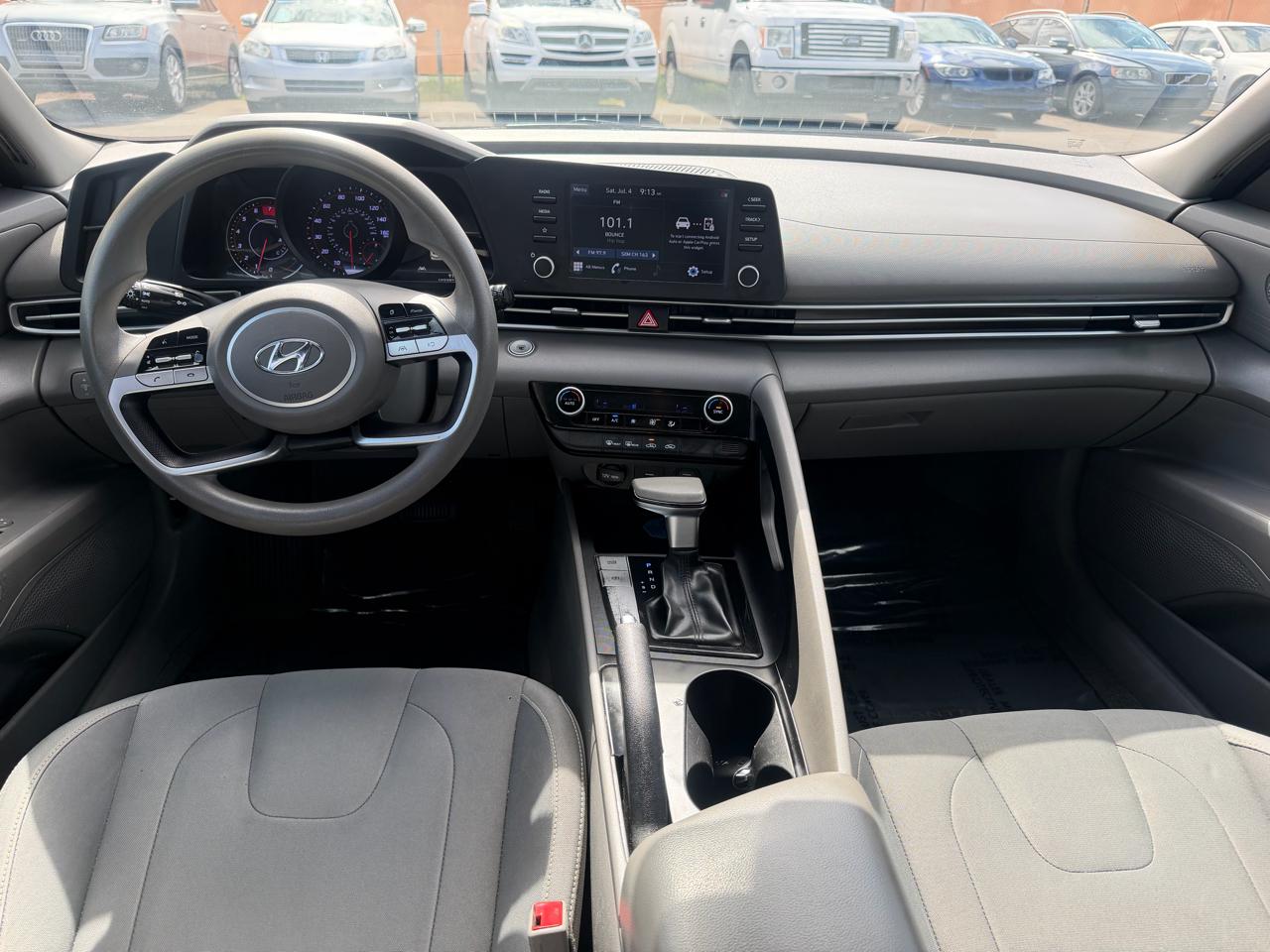 Hyundai Elantra SEL 2021