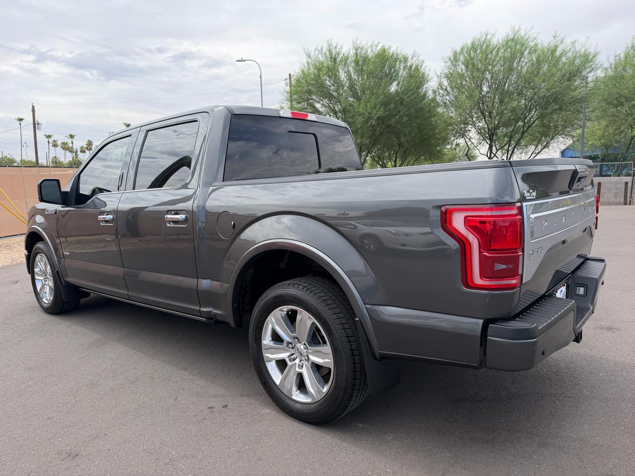 Ford F-150 2WD SuperCrew 145" Platinum 2016