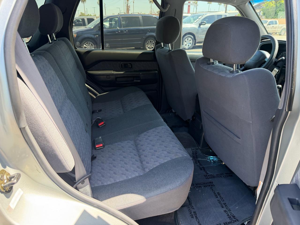 Nissan Pathfinder XE 2WD 1999