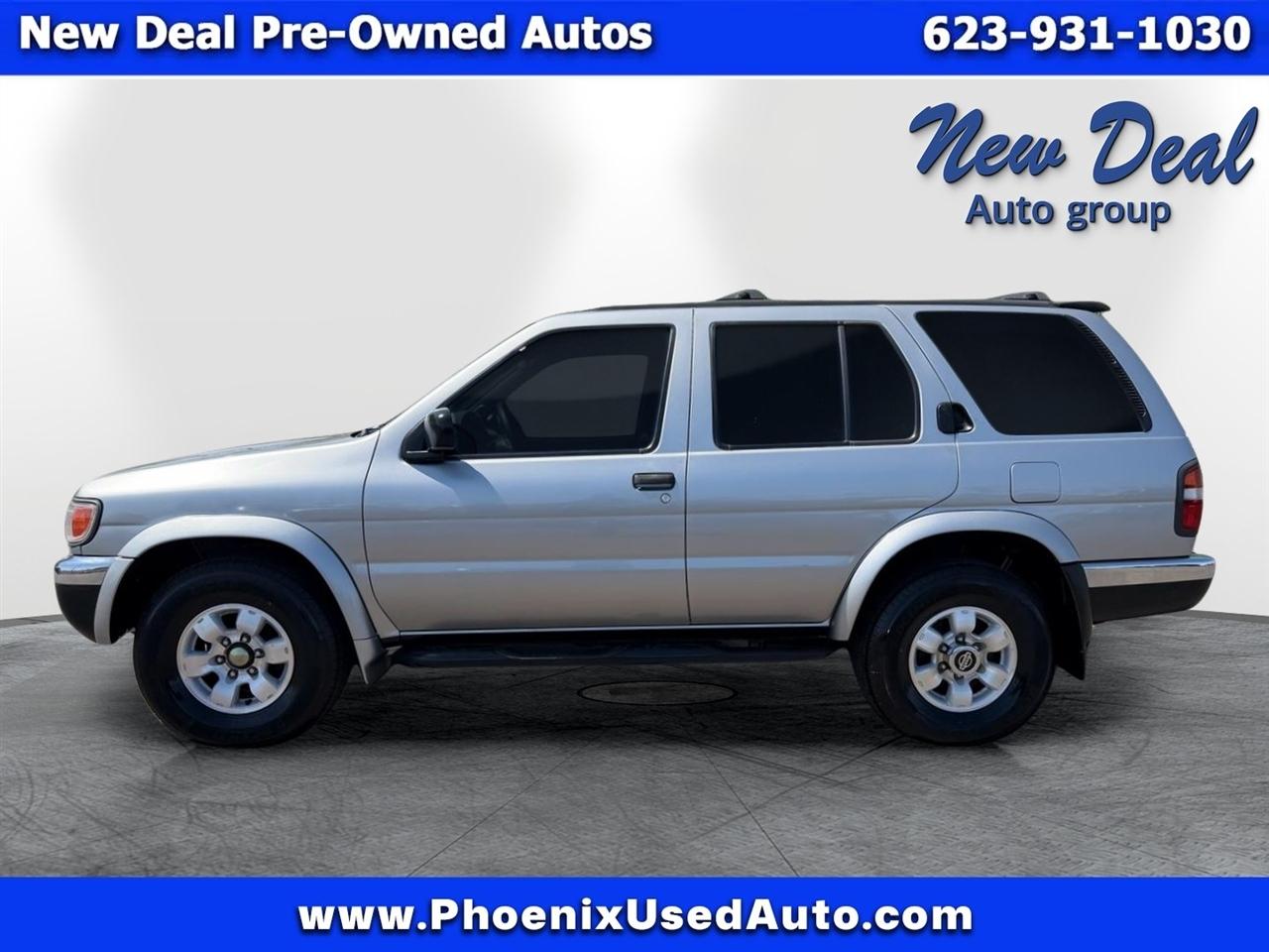 Nissan Pathfinder XE 2WD 1999