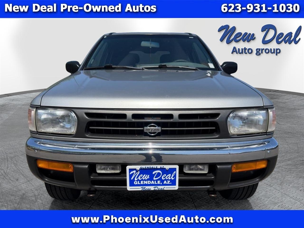 Nissan Pathfinder XE 2WD 1999