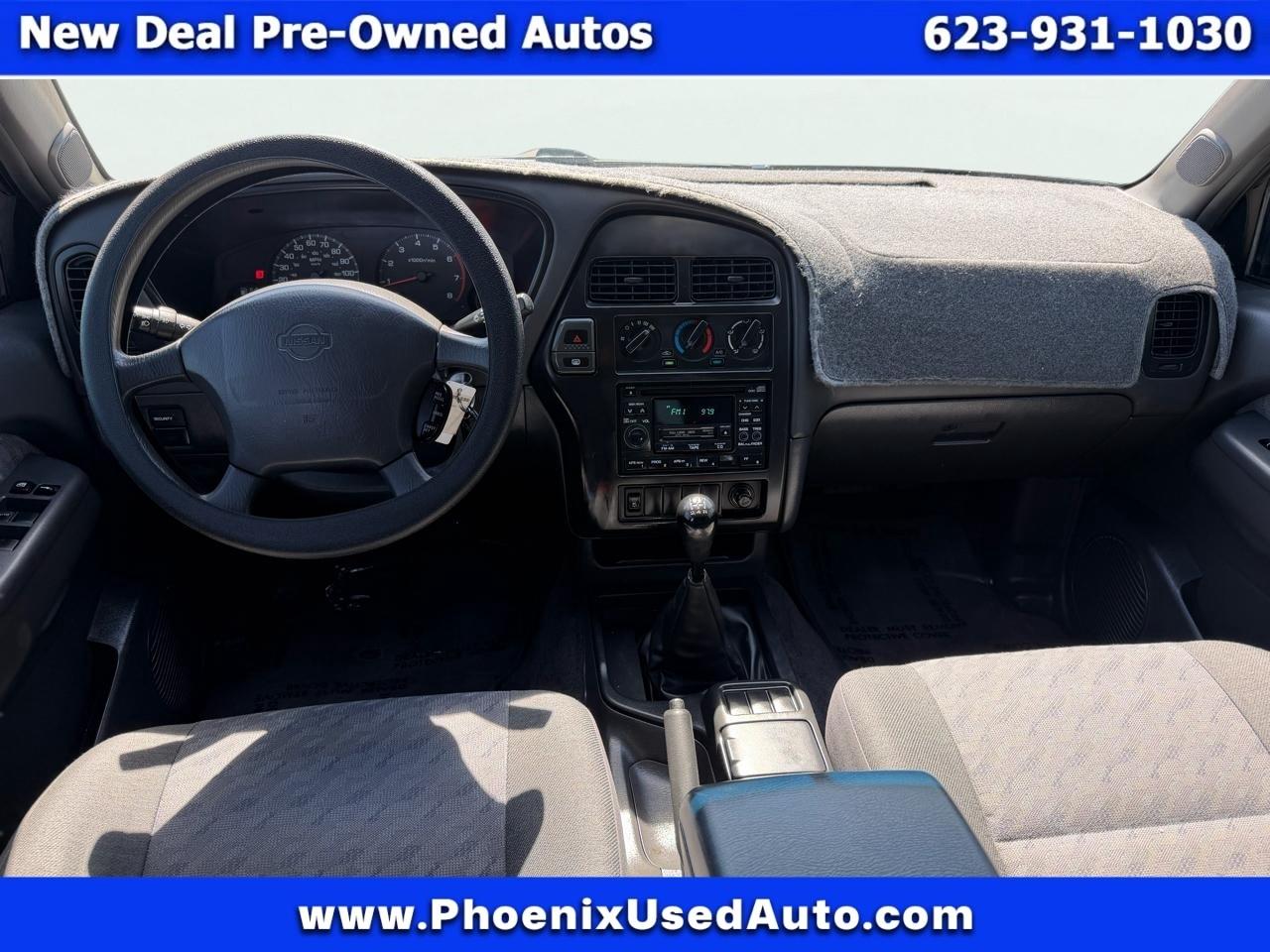 Nissan Pathfinder XE 2WD 1999