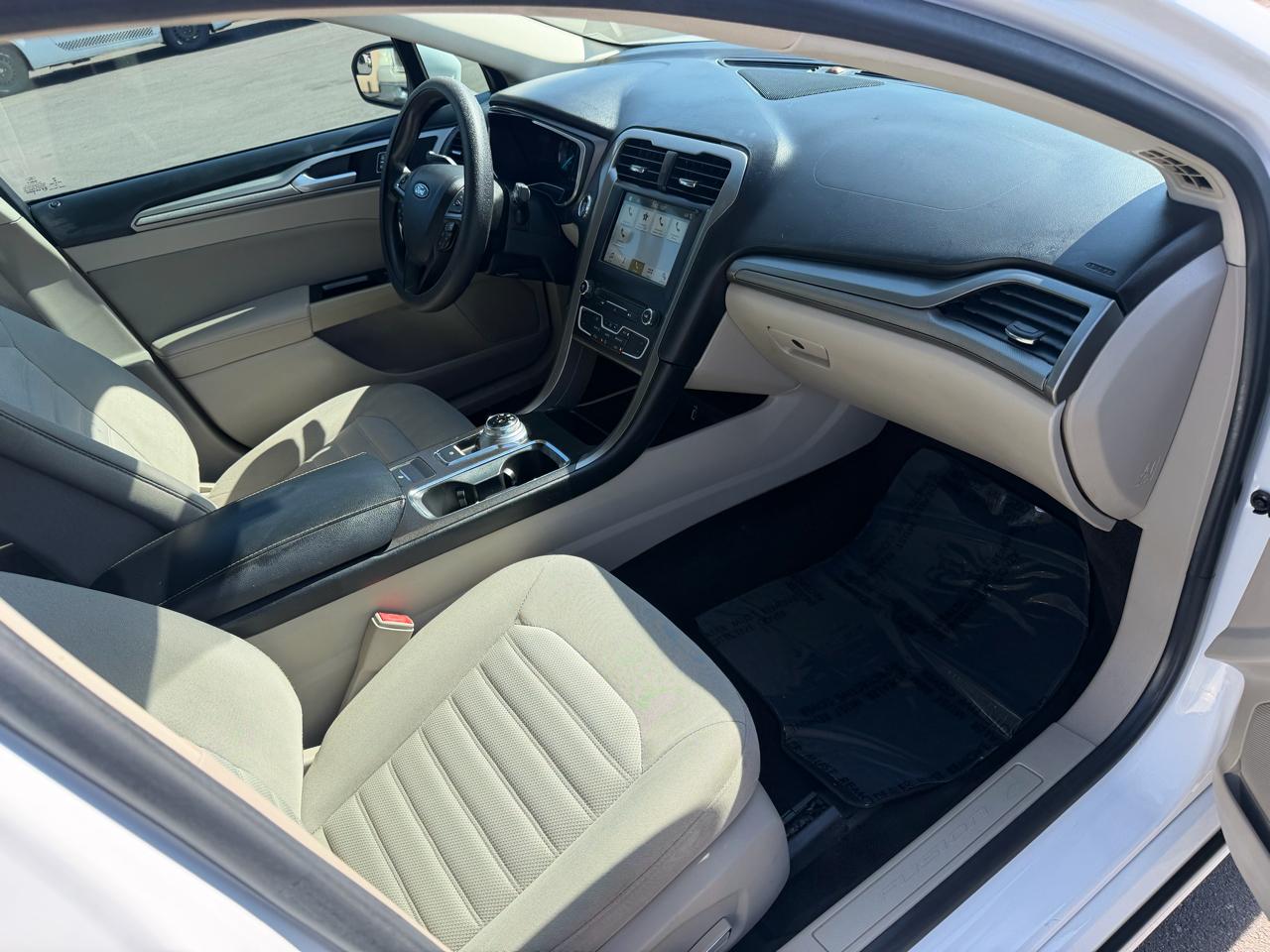 Ford Fusion SE 2017