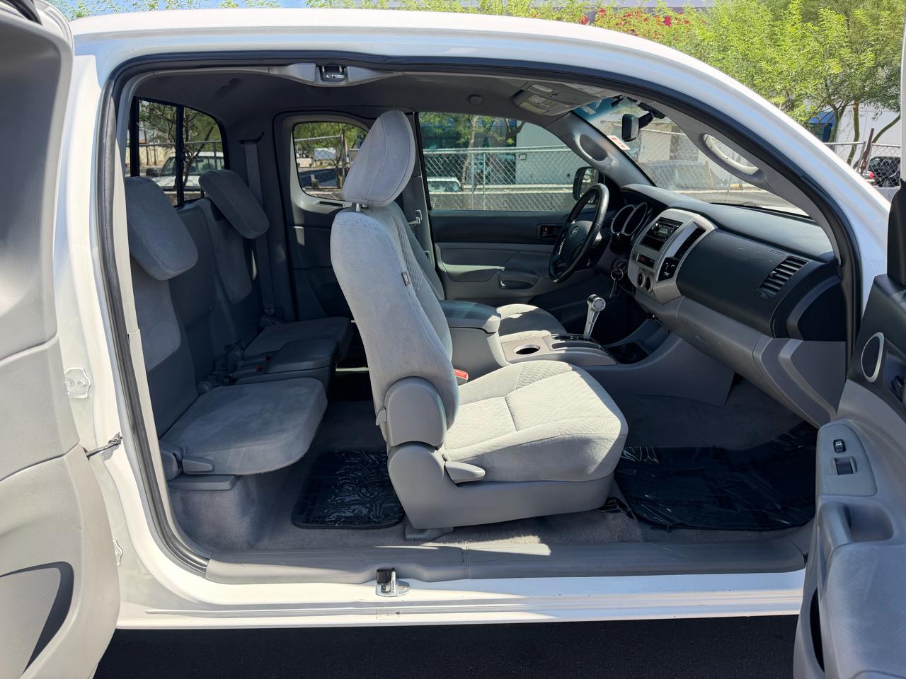 Toyota Tacoma PreRunner Access Cab V6 Auto 2WD 2011