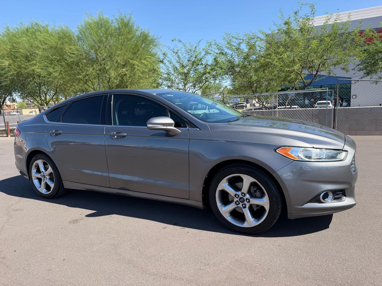 Ford Fusion SE 2013