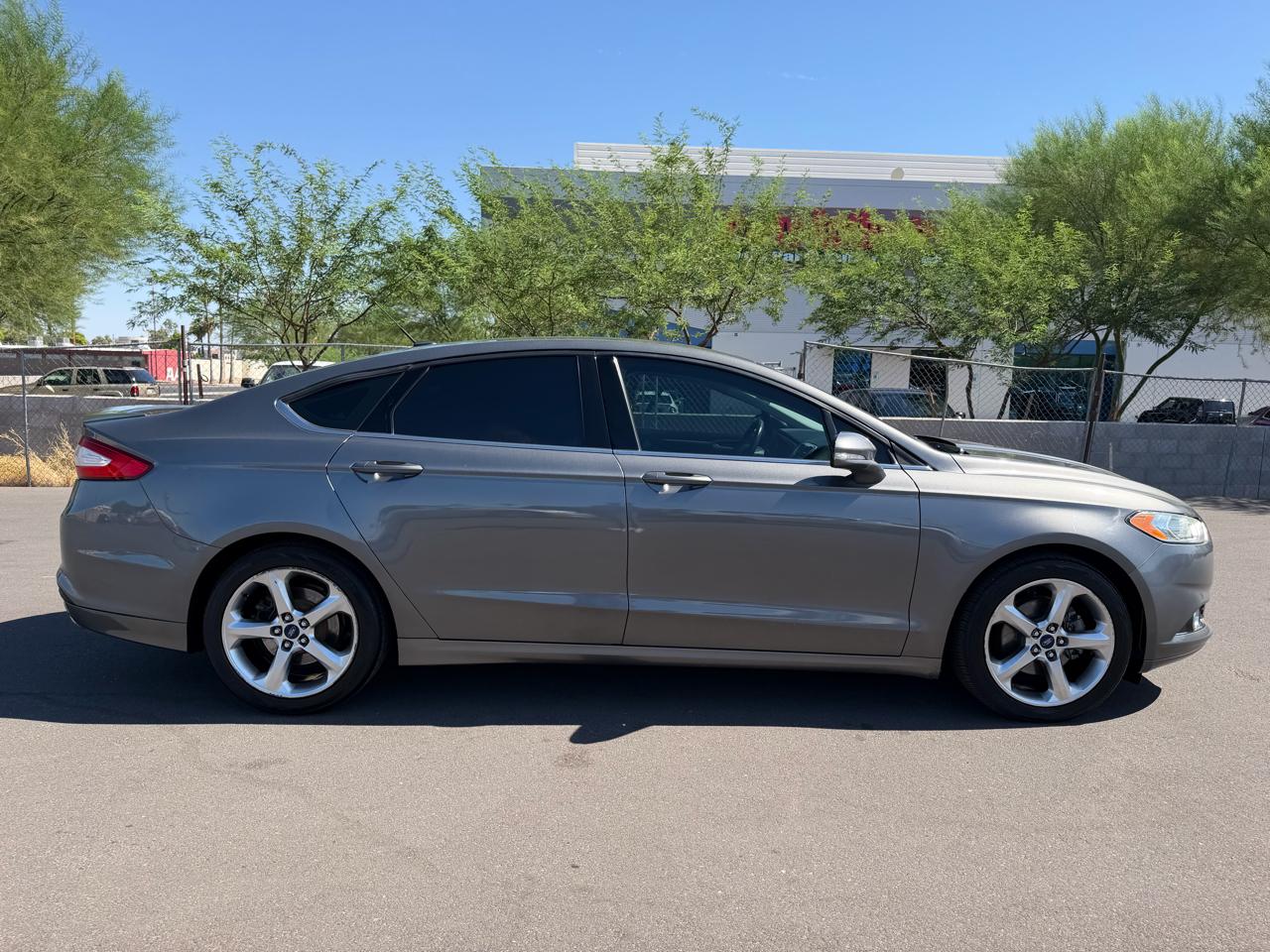 Ford Fusion SE 2013