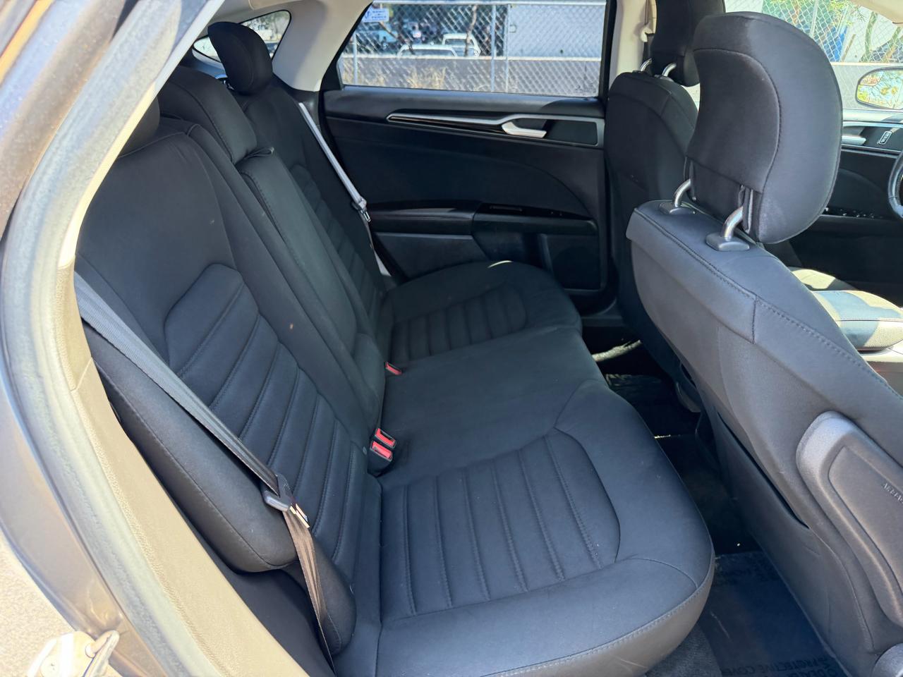 Ford Fusion SE 2013