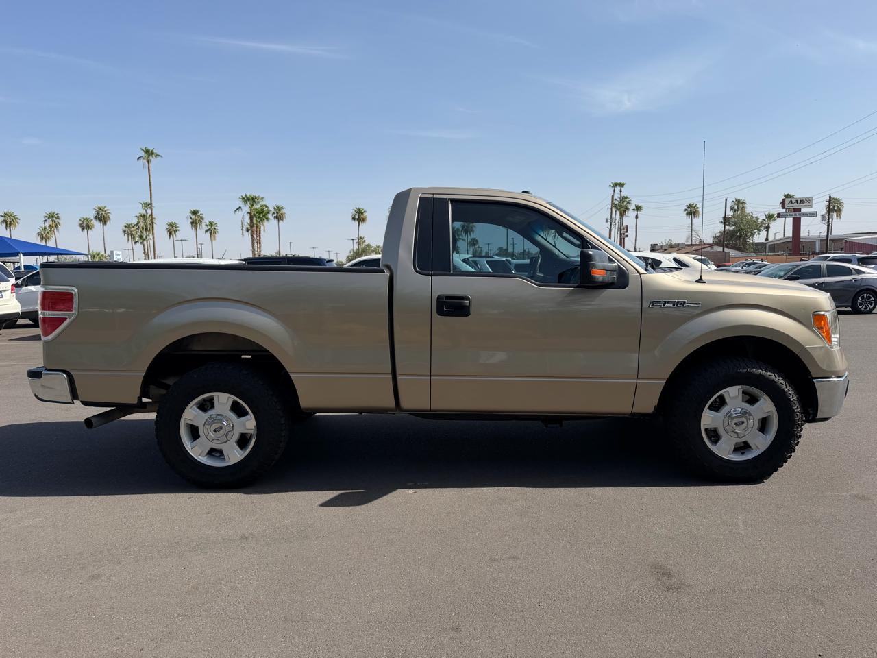 Ford F-150 2WD Reg Cab 126" XL 2013