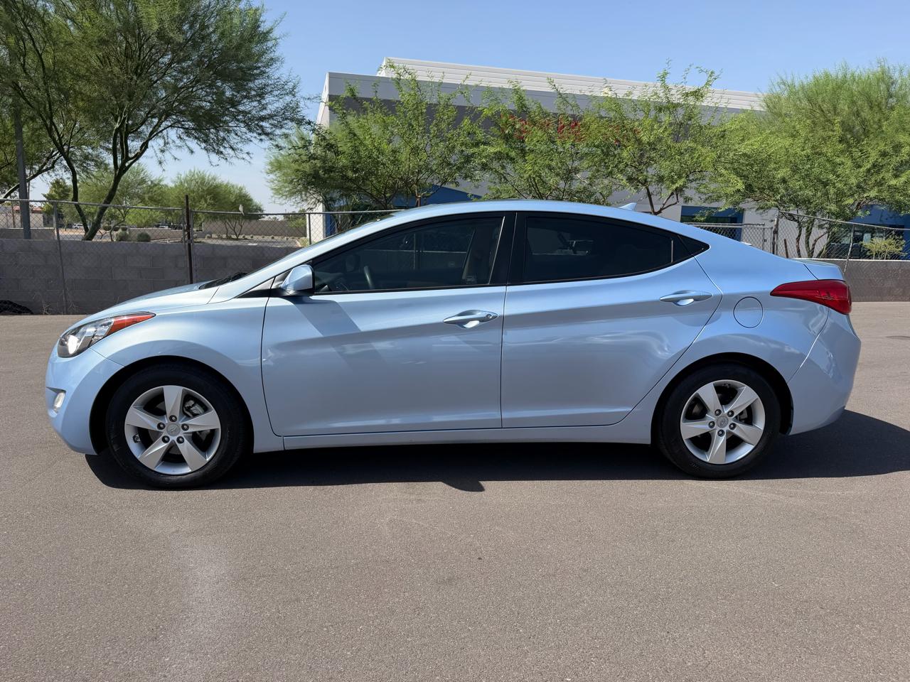 Hyundai Elantra Limited 2012