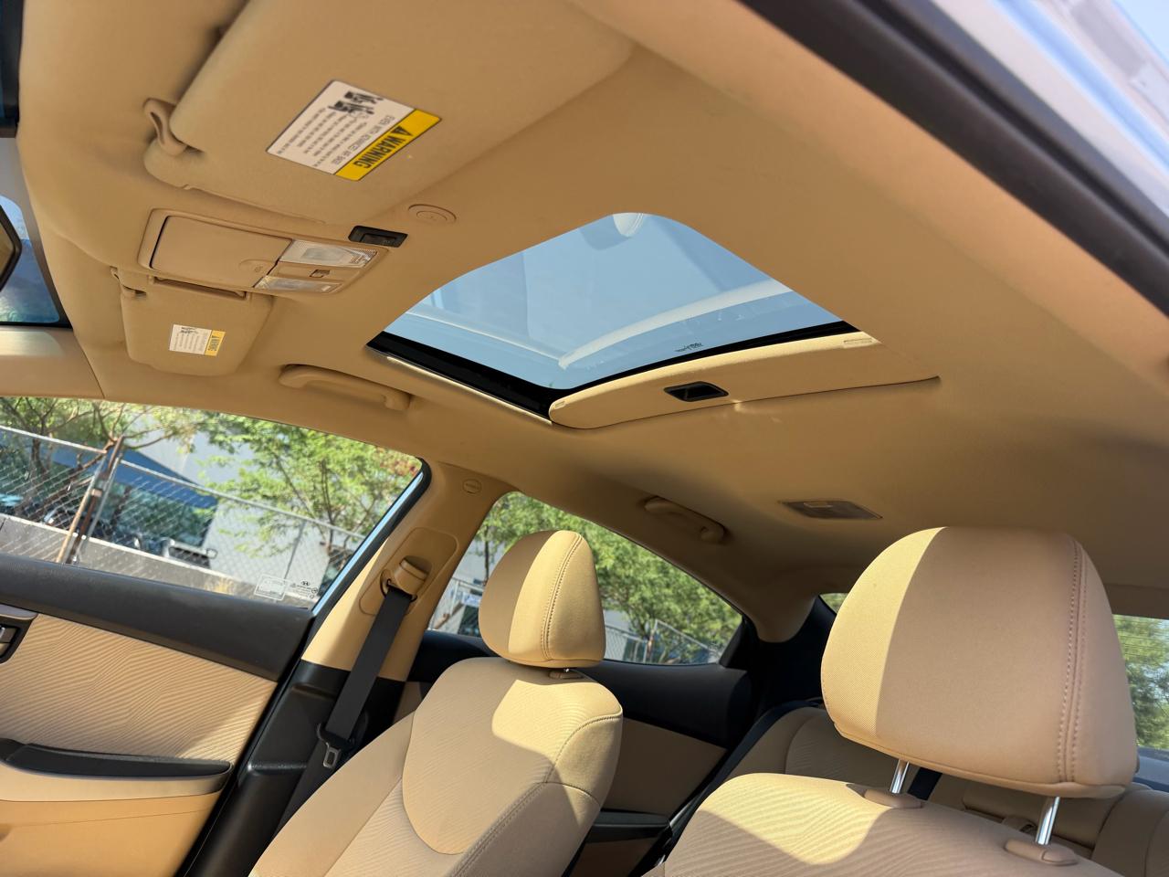 Hyundai Elantra Limited 2012