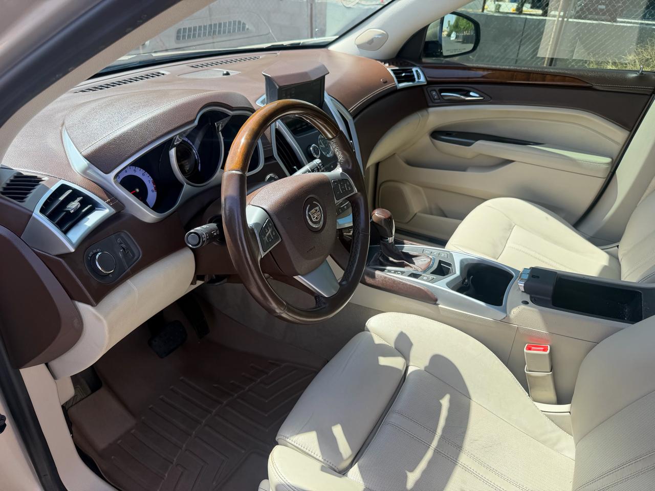 Cadillac SRX Luxury 2012