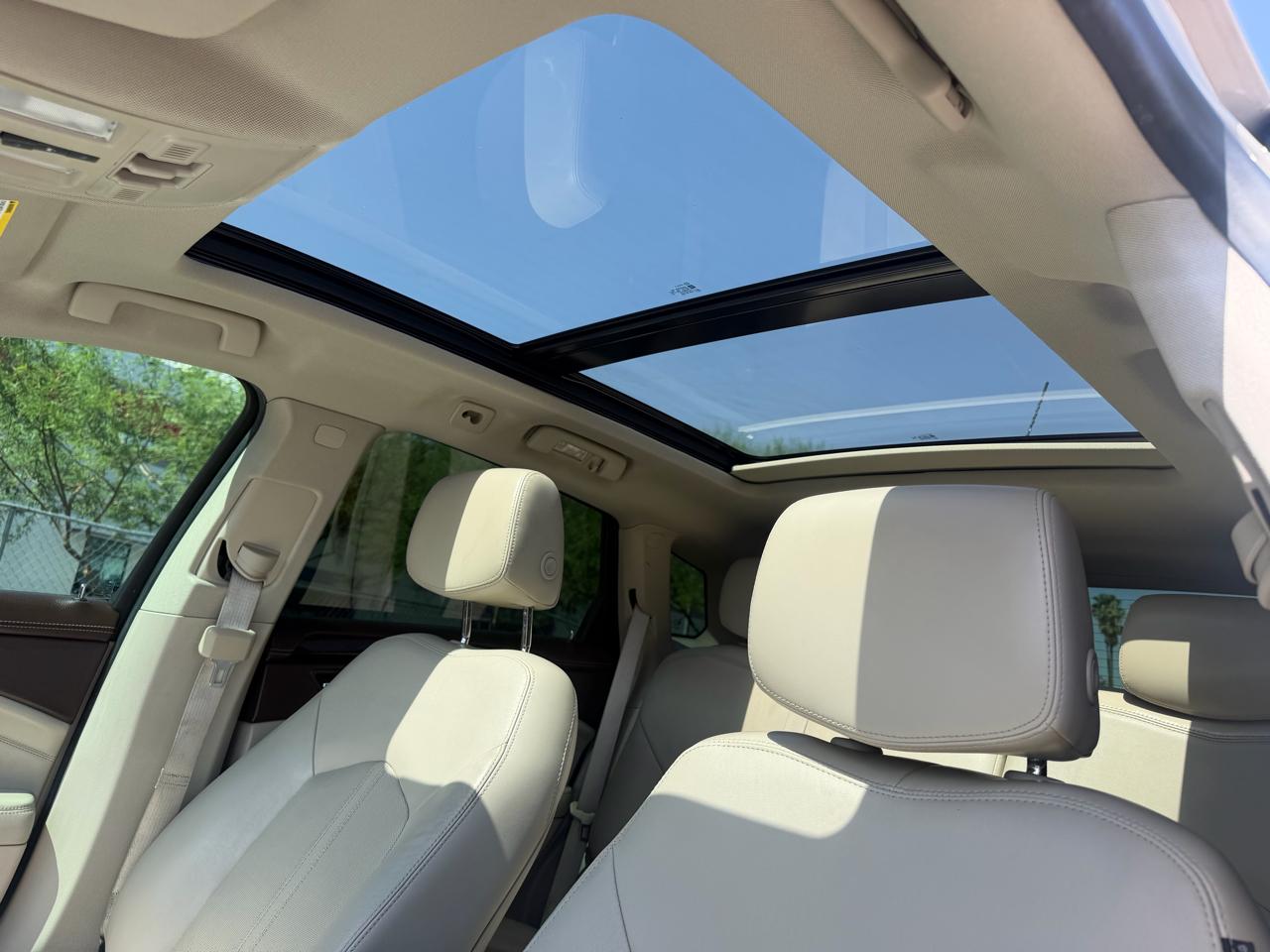 Cadillac SRX Luxury 2012