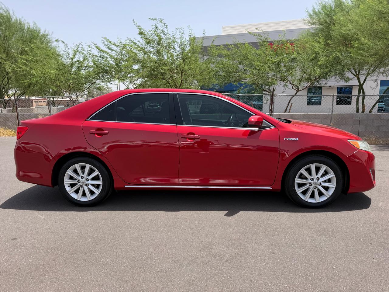 Toyota Camry Hybrid XLE 2014