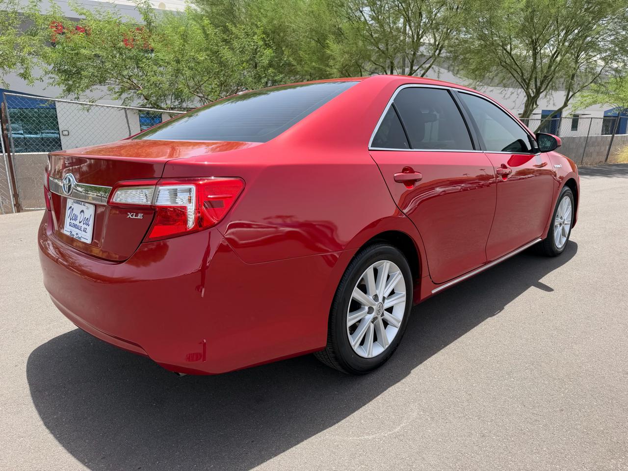 Toyota Camry Hybrid XLE 2014