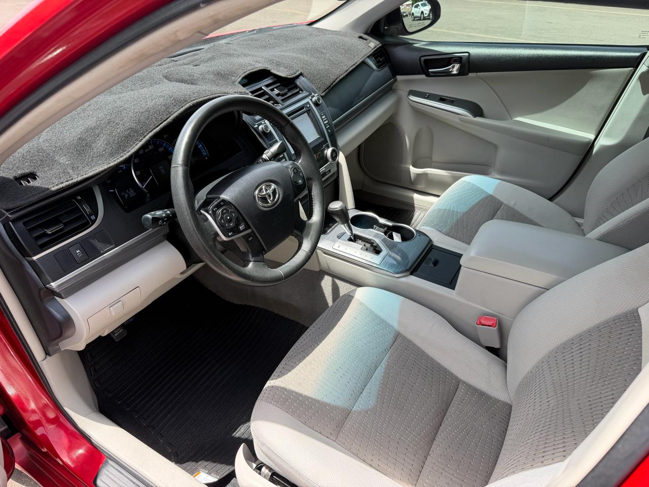 Toyota Camry Hybrid XLE 2014