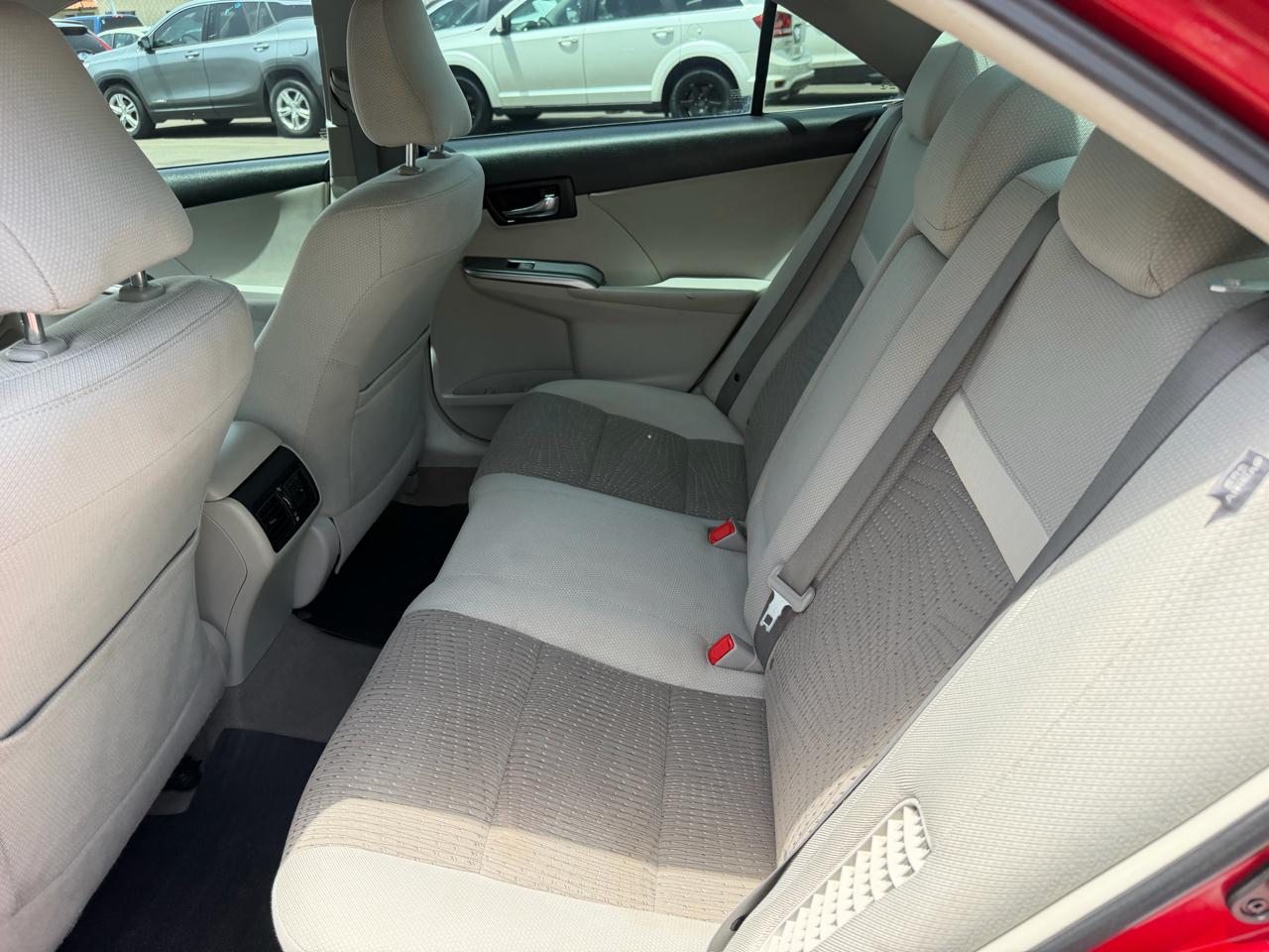 Toyota Camry Hybrid XLE 2014