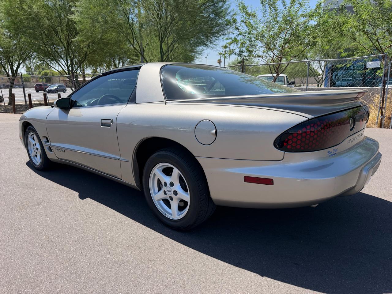 Pontiac Firebird Coupe 2000