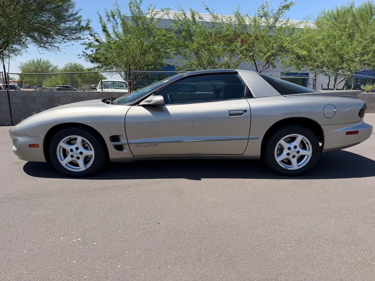 Pontiac Firebird Coupe 2000