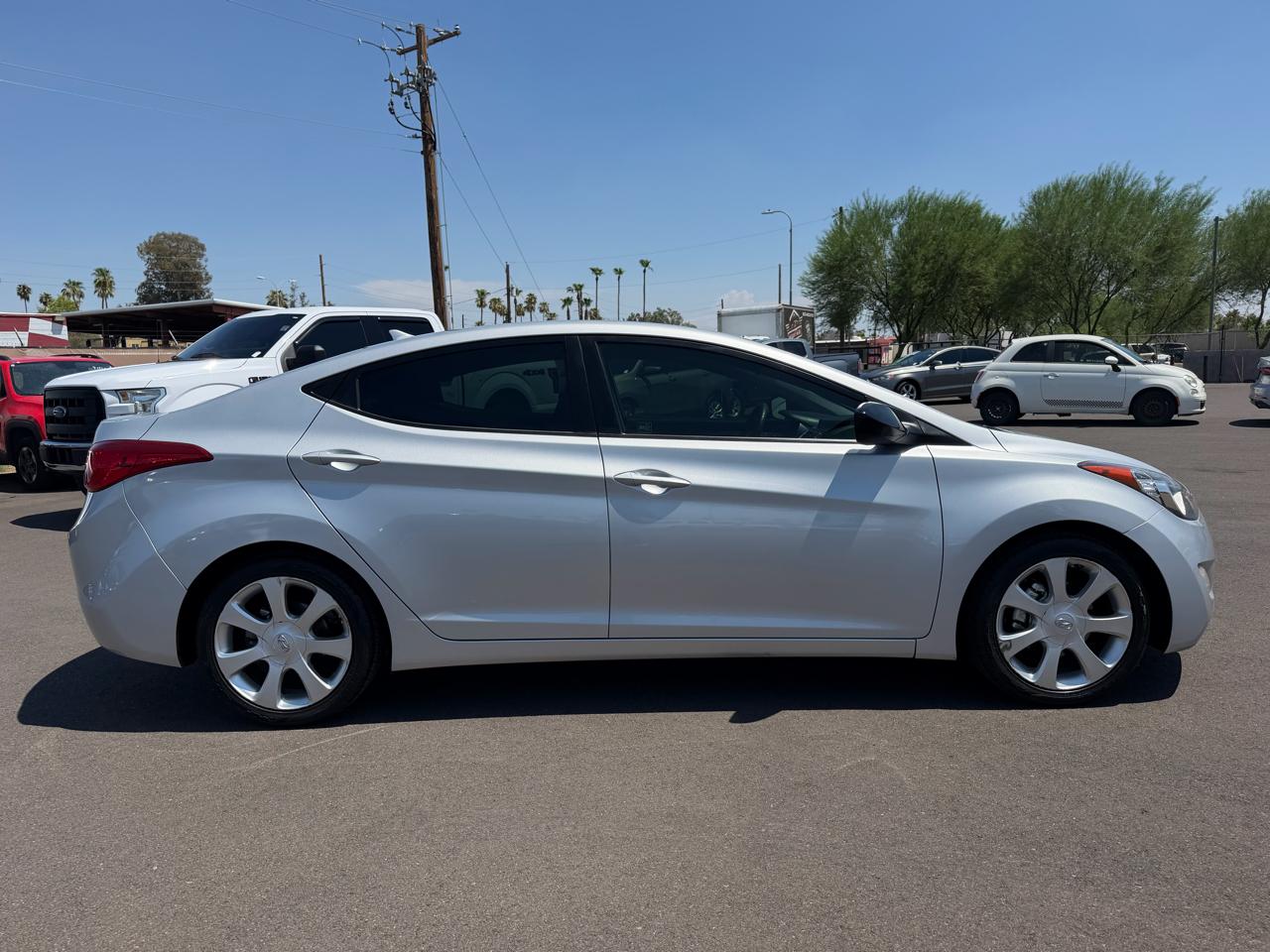 Hyundai Elantra Limited 2012