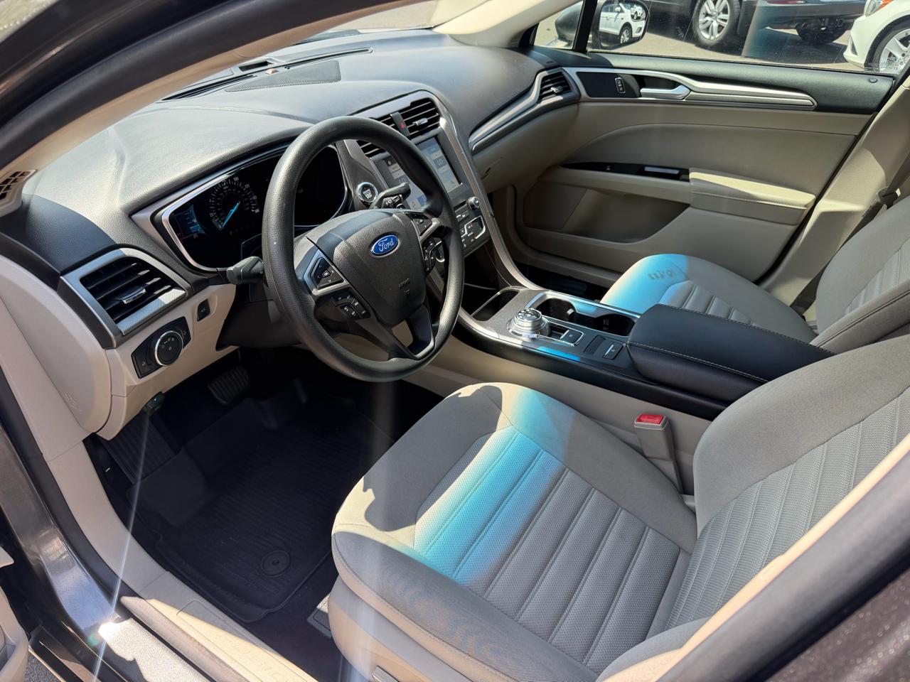 Ford Fusion SE 2017