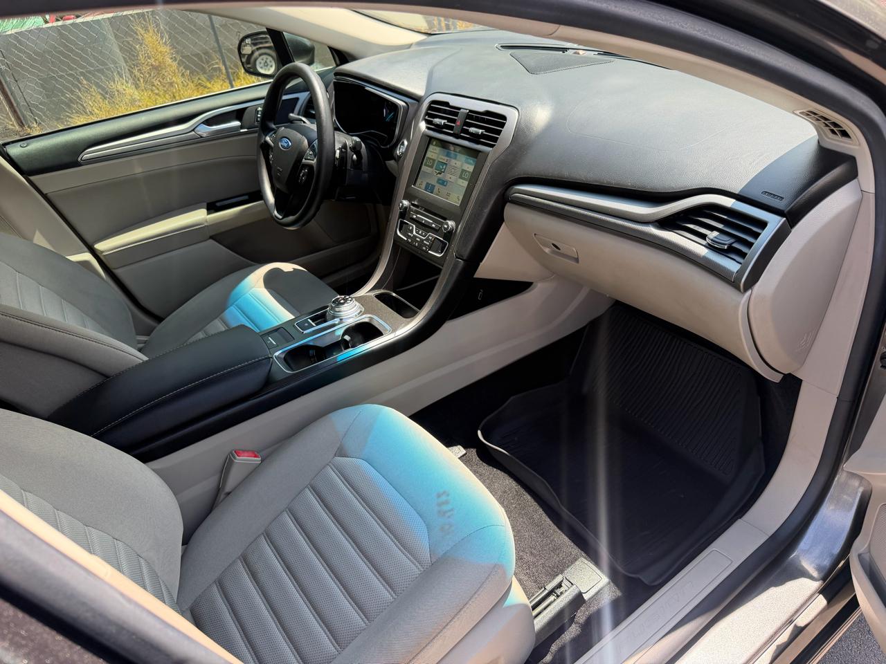 Ford Fusion SE 2017