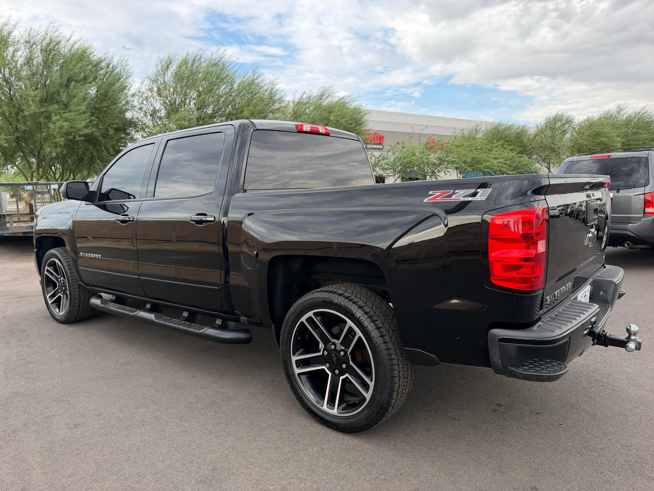 Chevrolet Silverado 1500 4WD Crew Cab 147" LT w/1LT 2017