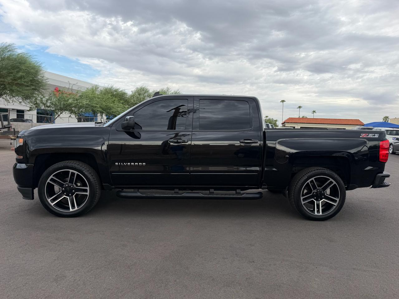 Chevrolet Silverado 1500 4WD Crew Cab 147" LT w/1LT 2017