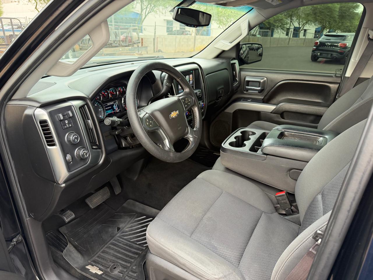 Chevrolet Silverado 1500 4WD Crew Cab 147" LT w/1LT 2017