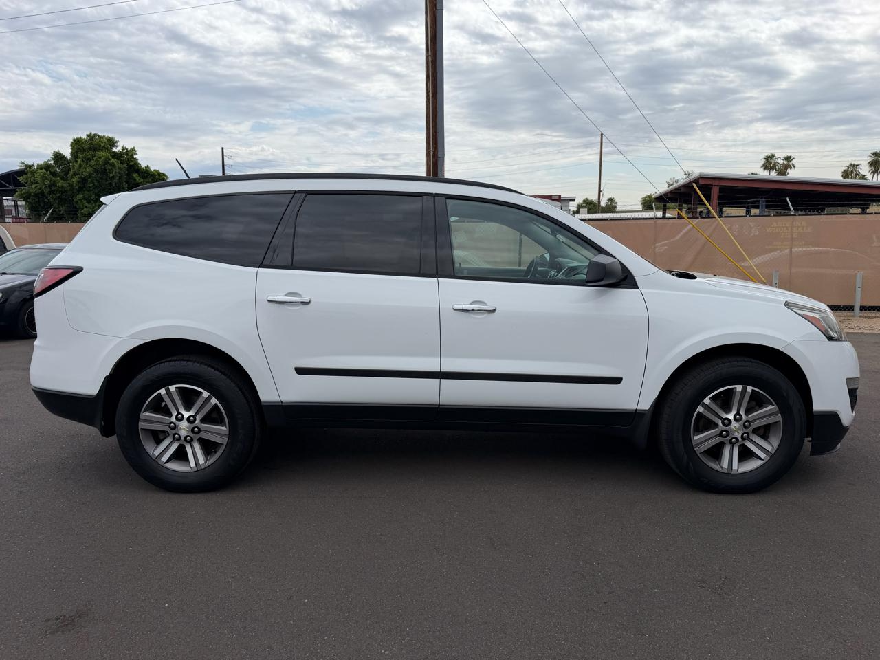Chevrolet Traverse LS FWD w/PDC 2017