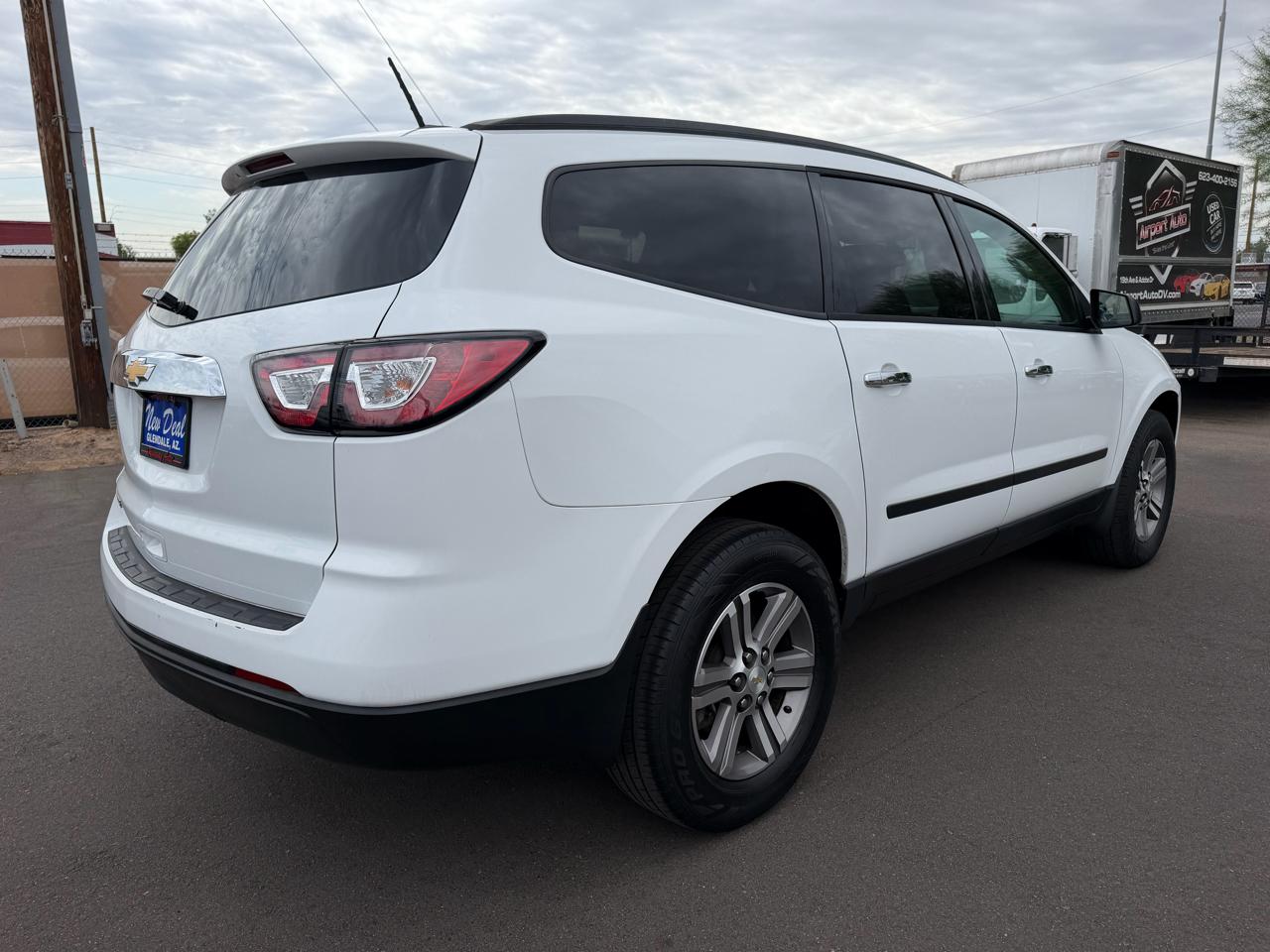 Chevrolet Traverse LS FWD w/PDC 2017