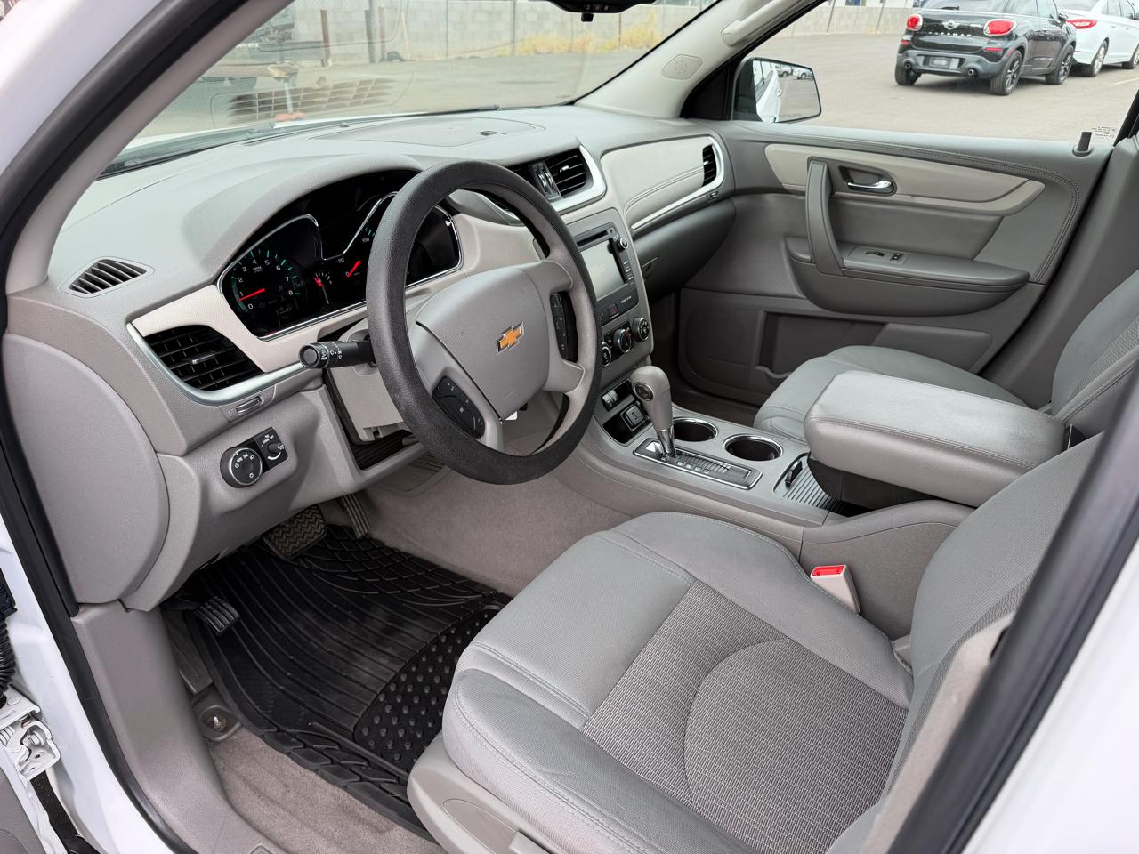 Chevrolet Traverse LS FWD w/PDC 2017