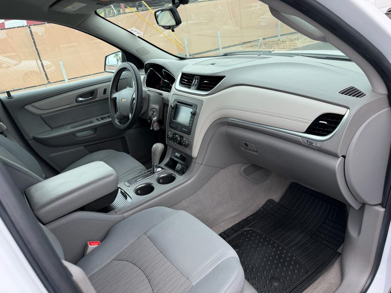 Chevrolet Traverse LS FWD w/PDC 2017