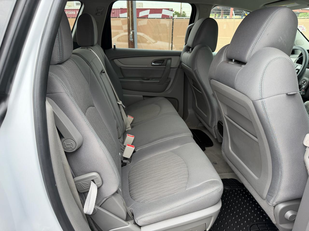 Chevrolet Traverse LS FWD w/PDC 2017