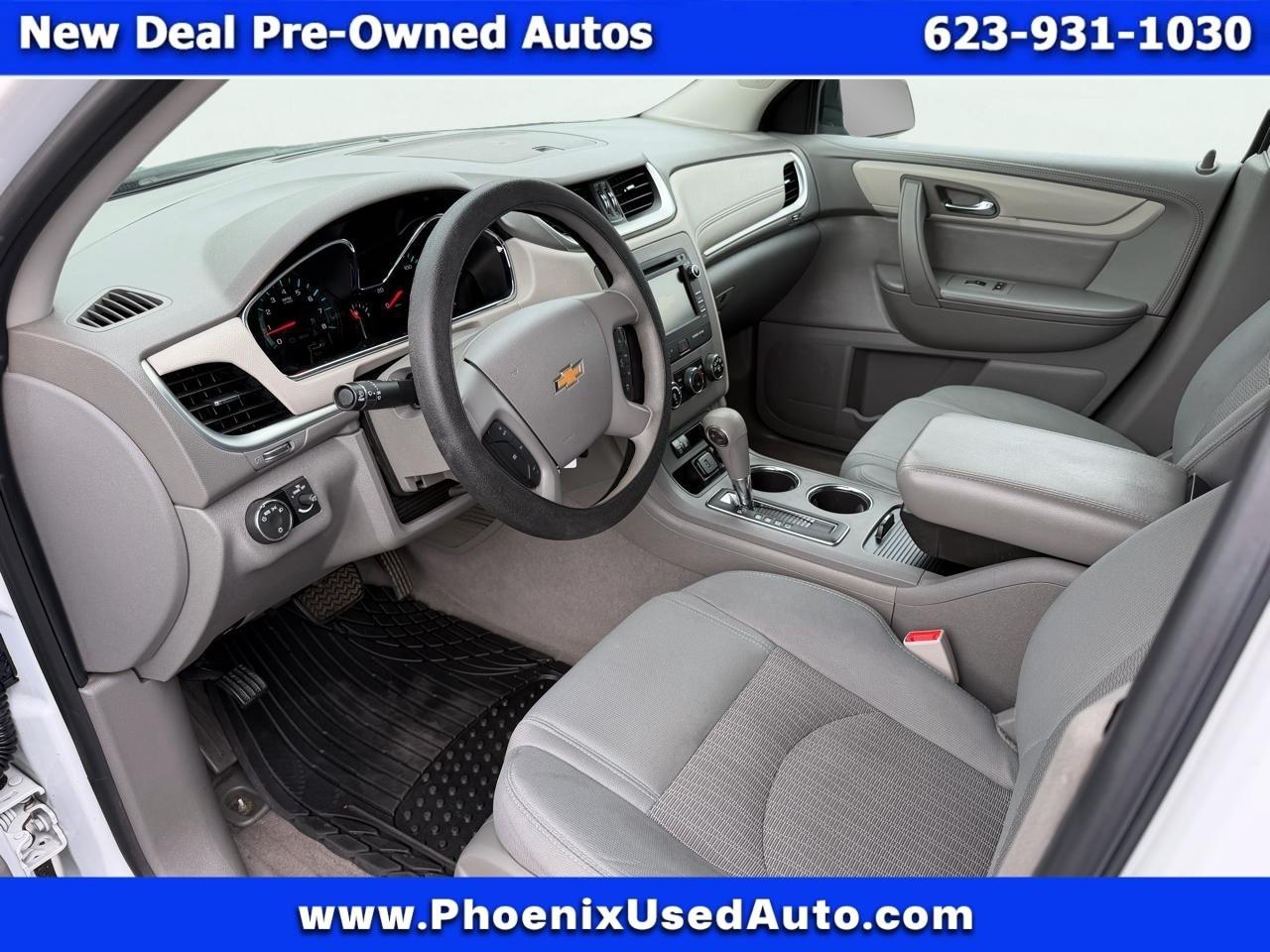 Chevrolet Traverse LS FWD w/PDC 2017
