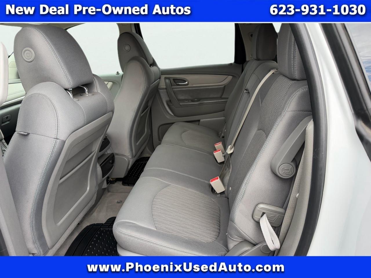 Chevrolet Traverse LS FWD w/PDC 2017