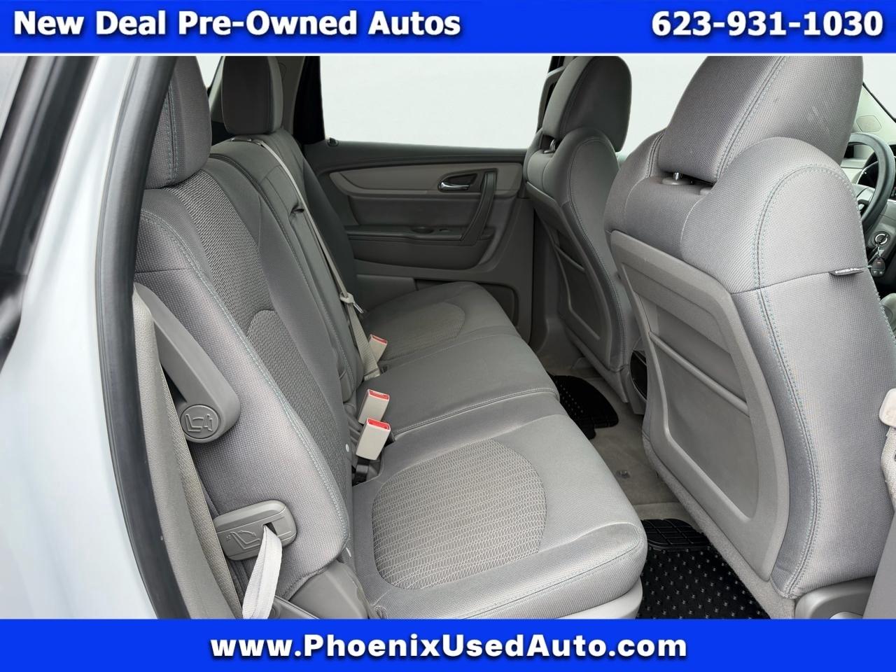 Chevrolet Traverse LS FWD w/PDC 2017