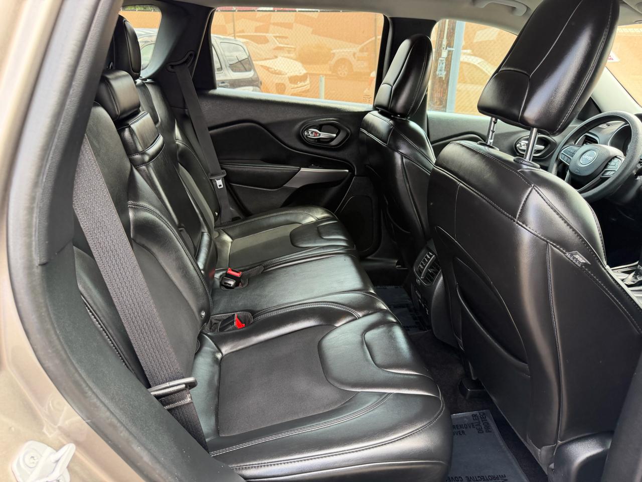 Jeep Cherokee Latitude Plus FWD 2019