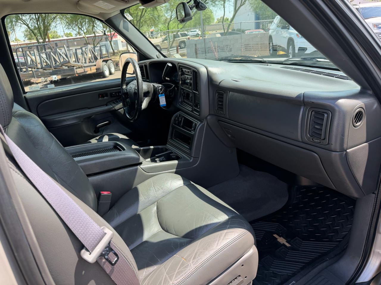 Chevrolet Avalanche 1500 2WD 2004