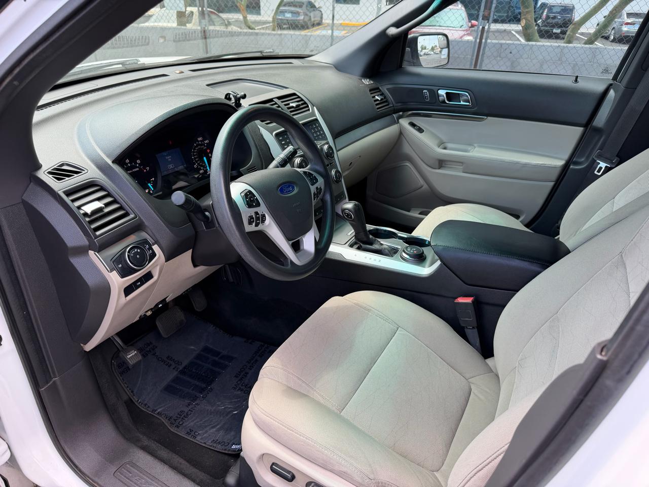 Ford Explorer Base 4WD 2015