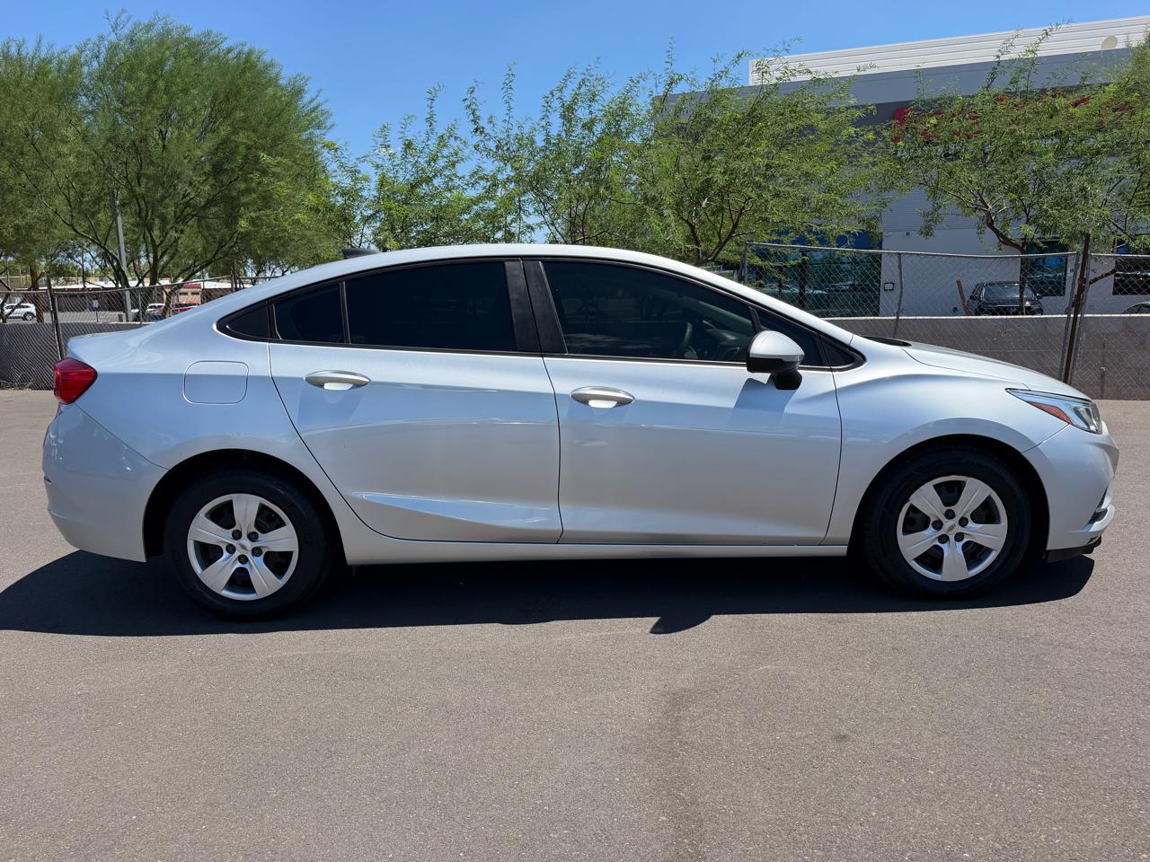 Chevrolet Cruze LS Auto 2018