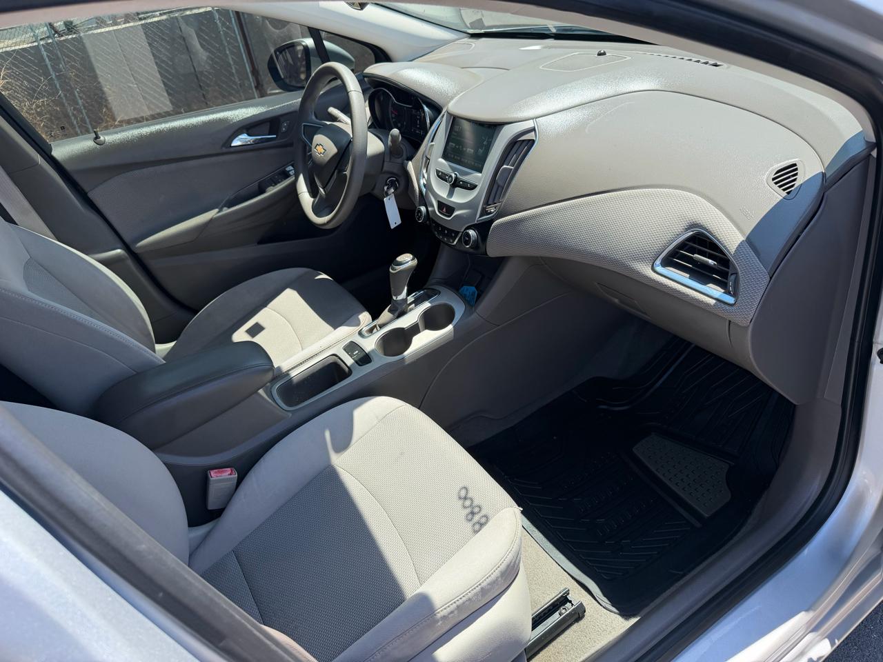 Chevrolet Cruze LS Auto 2018